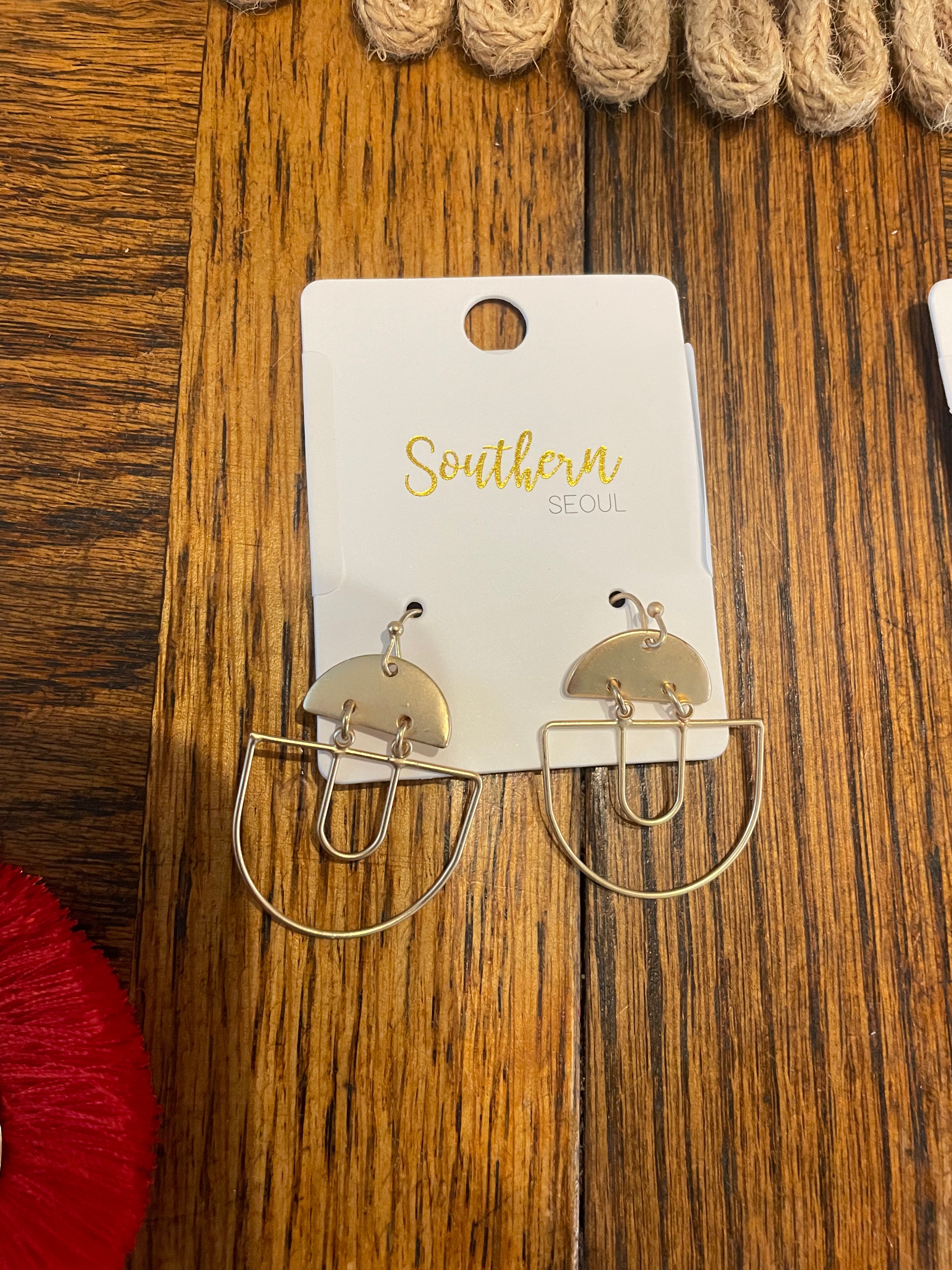 Matte arch earrings