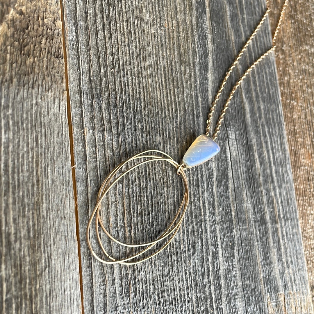 Multi oval wire w/ white stone necklace